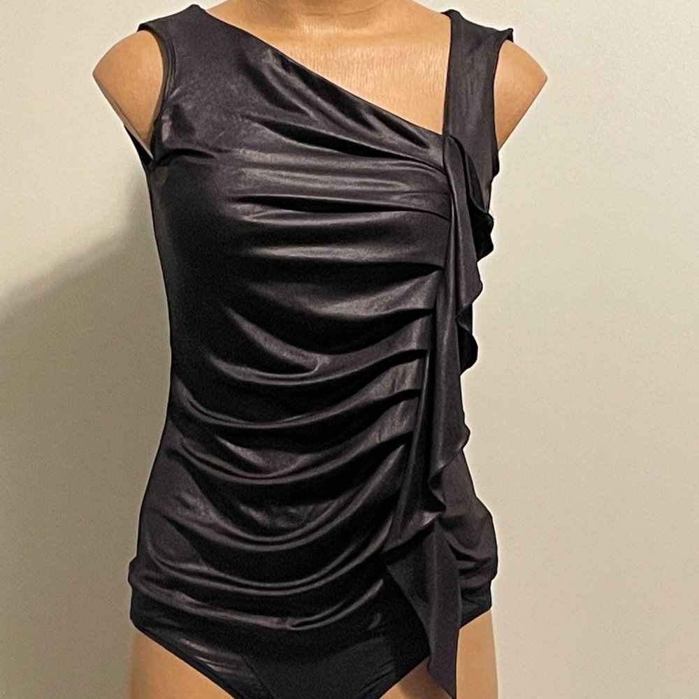 Chapter One -- Asymmetrical top - black -size medium  - NEW